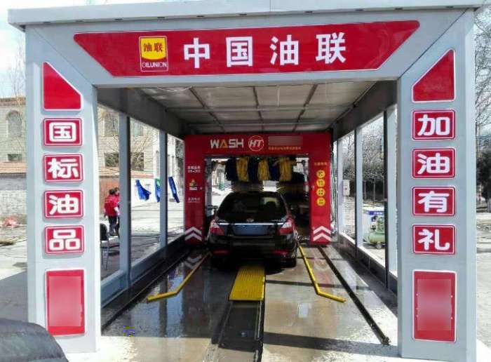 为啥私营加油站油价便宜还免费洗车? 知道内幕后, 车主冒了一身汗