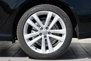 奥迪a6l轮胎规格型号 a6l的轮胎尺寸为255/40 r20