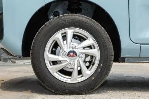 五菱宏光miniev轮胎尺寸 轮胎型号为145/70 r12