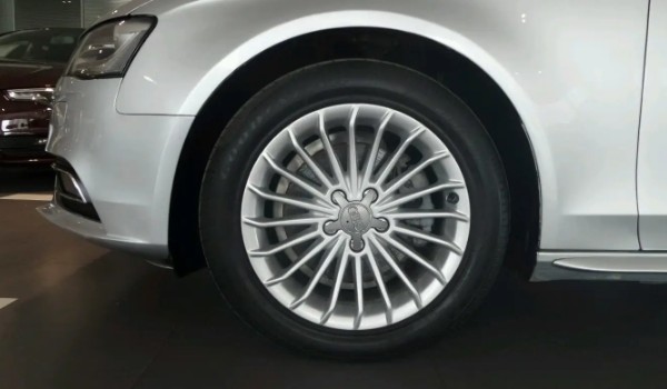 奥迪a4l轮胎型号尺寸 a4l的轮胎型号为245/35 r19