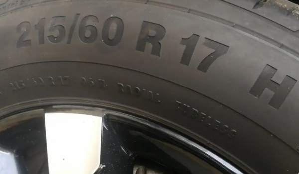 宝骏530轮胎型号尺寸 型号尺寸215/60 R17