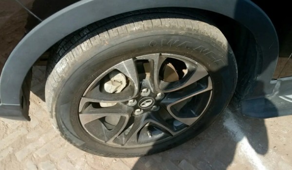 东南dx7轮胎型号 轮胎型号为235/55 r18