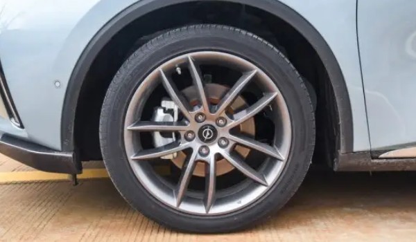 海马7x轮胎什么型号 前后轮胎规格为215/60 r17