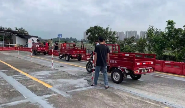 c1驾照增驾摩托车需要什么条件 通过体检/不能扣12分（可以申请）