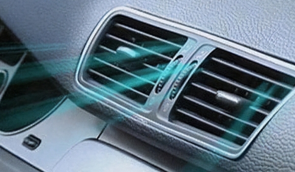 汽车停车的时候可以开空调吗 可以使用空调（保持发动机运行）