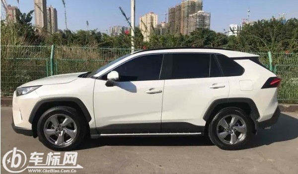 荣放RAV4二手多少钱 二手价格9万(表显里程5.73万公里)