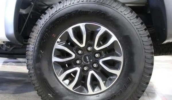 f150轮胎型号规格多少 尺寸为315/70 r17(胎宽315mm)