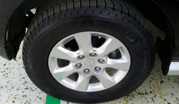 帕杰罗轮胎型号规格是多少 尺寸为285/40 r23(胎宽285mm)