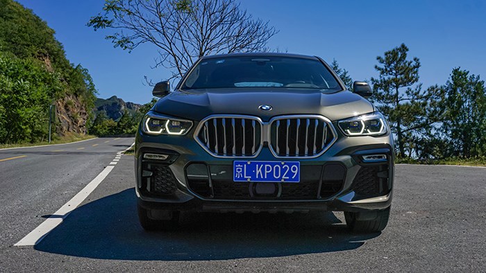 全副武装的德系战舰 BMW全新X6评测 