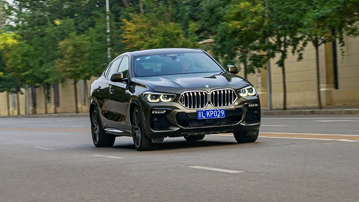 全副武装的德系战舰 BMW全新X6评测 